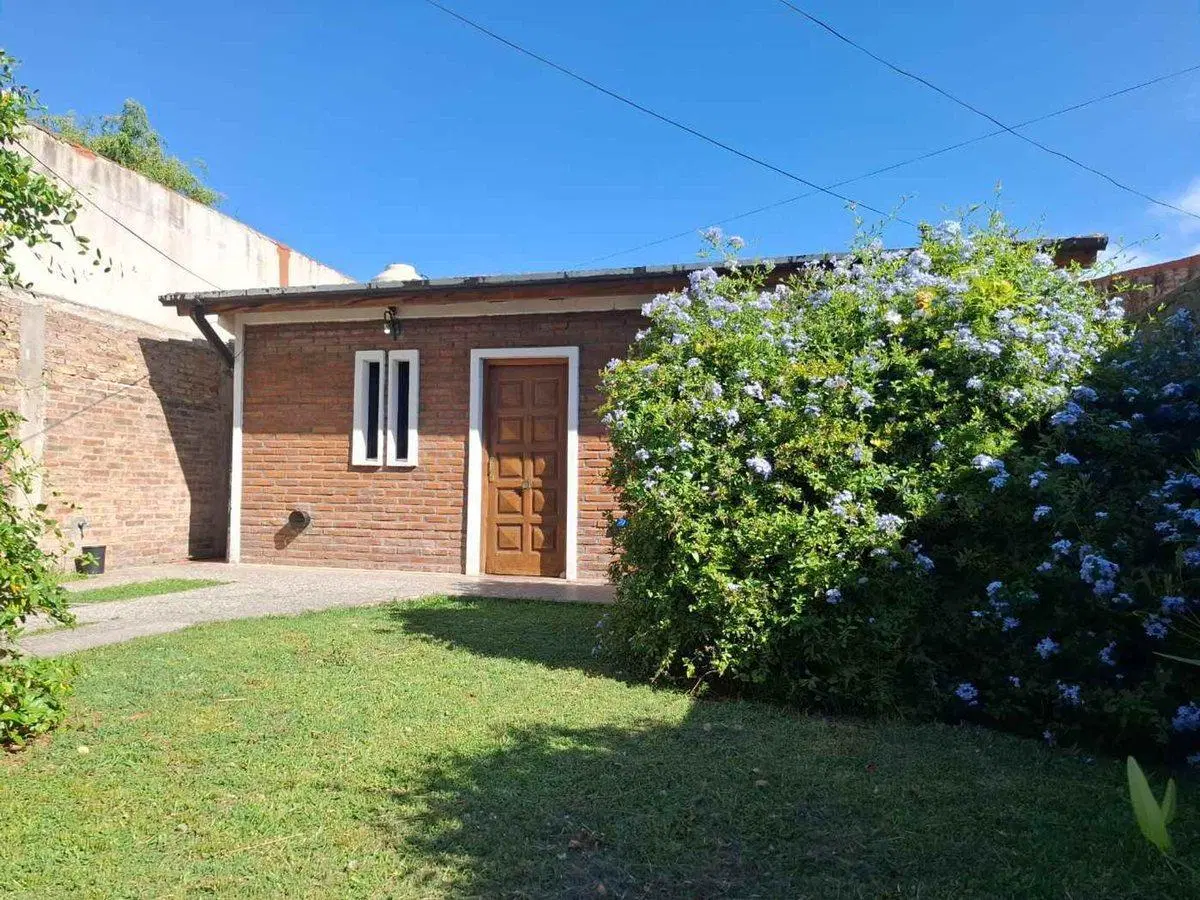 CASA 4 AMBIENTES VENTA TEMPERLEY JARDIN 2 FAMILIAS 5