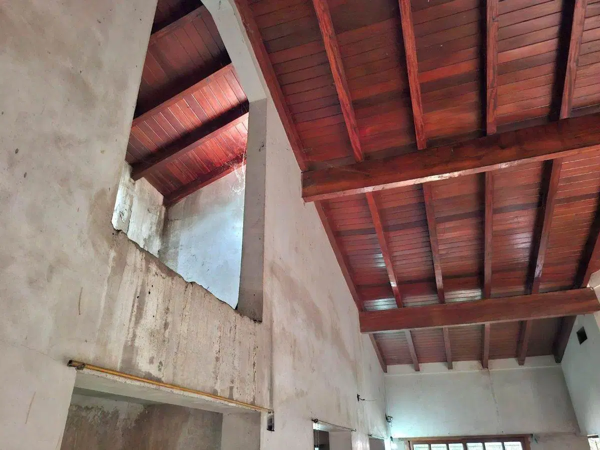 CASA 4 AMBIENTES A REFACCIONAR VENTA LOMAS 8