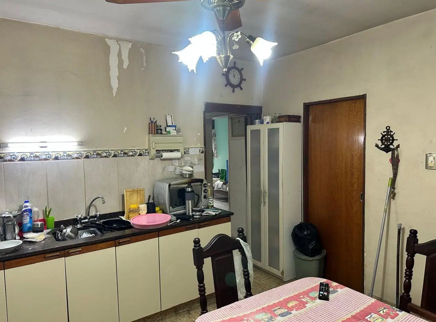 CASA 3 AMBIENTES EN VENTA CON PARQUE EN LONGCHAPMS 4