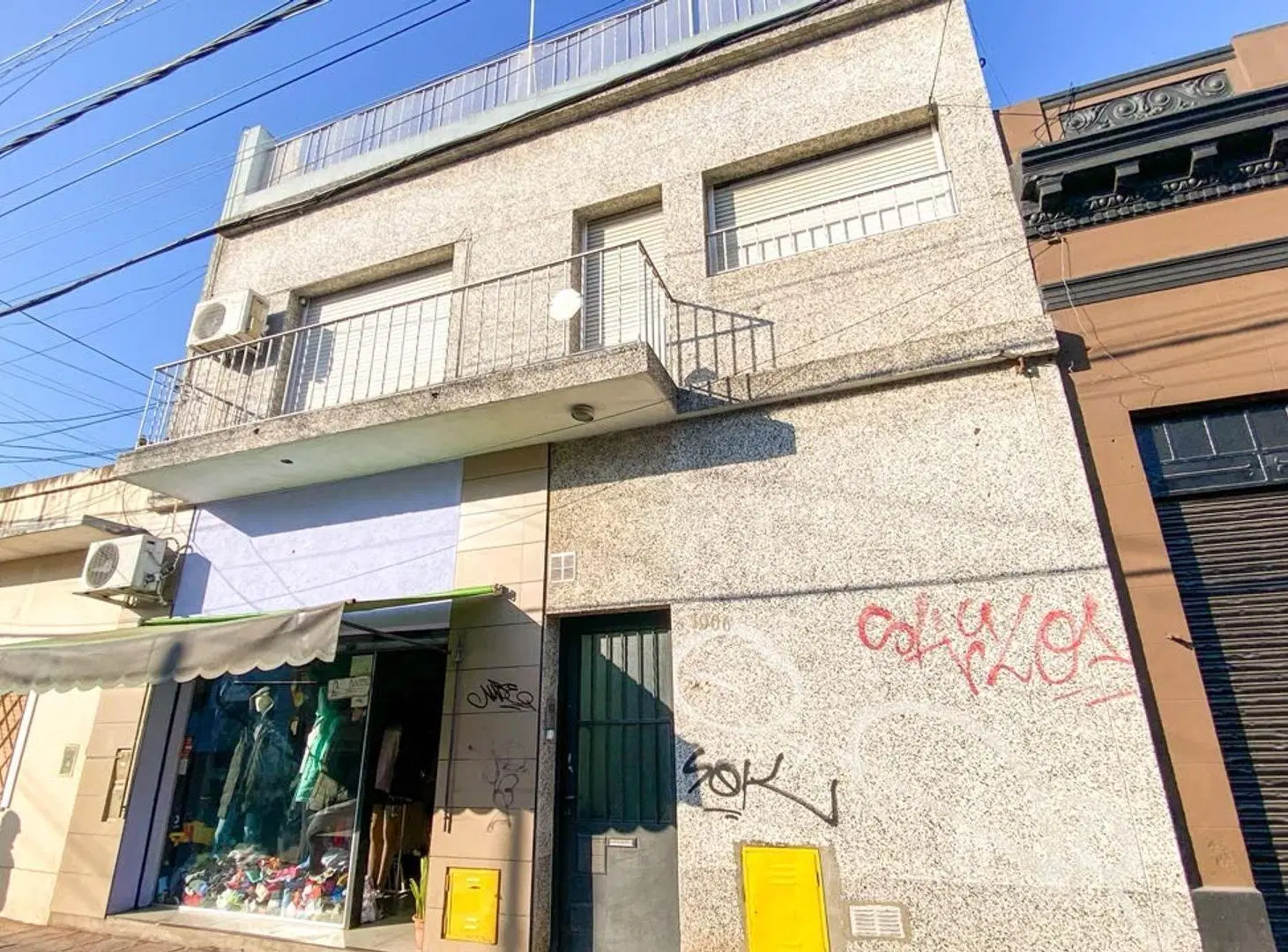 PH EN PLANTA ALTA  CON TERRAZA EN ZONA COMERCIAL 2