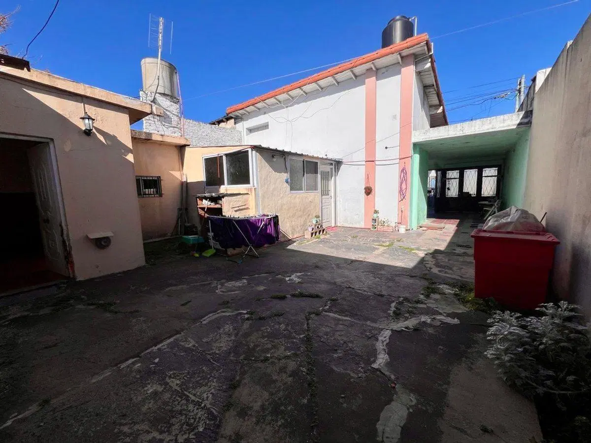 CASA 5 AMBIENTES EN VENTA EN LUIS GUILLON 4