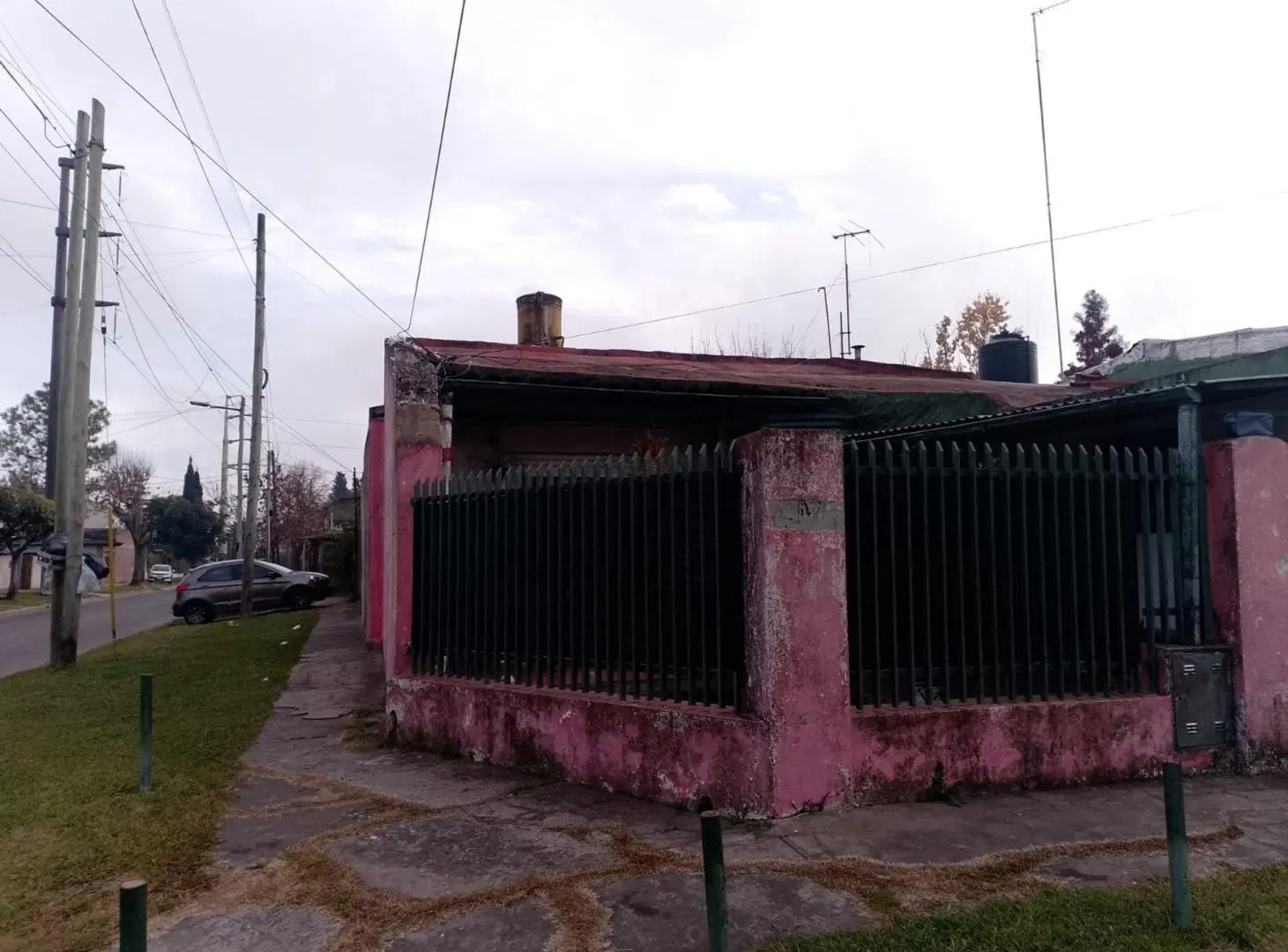 CASA CON PARQUE, Y GRAN POTENCIAL EN BURZACO 8