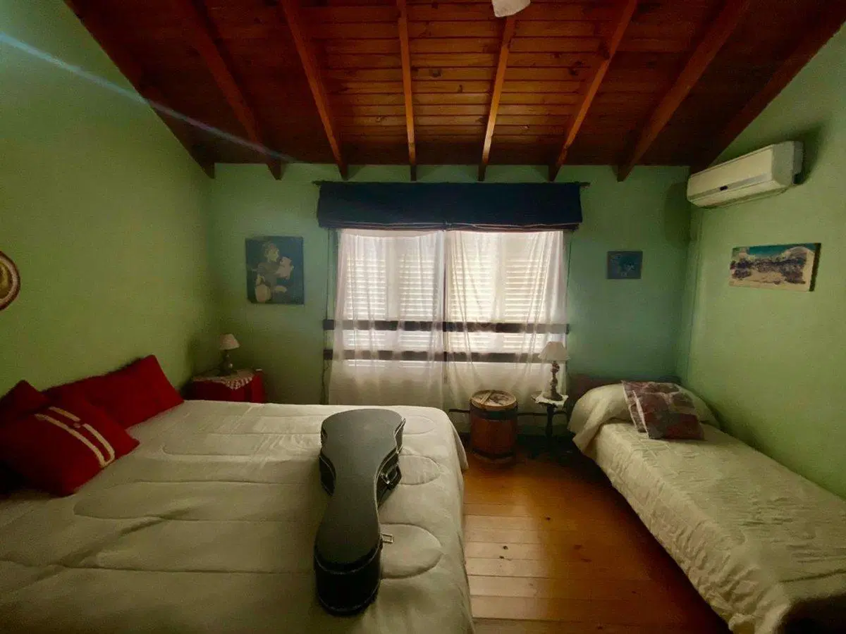 CASA VENTA EN BANFIELD DOS PLANTAS CON PATIO 4