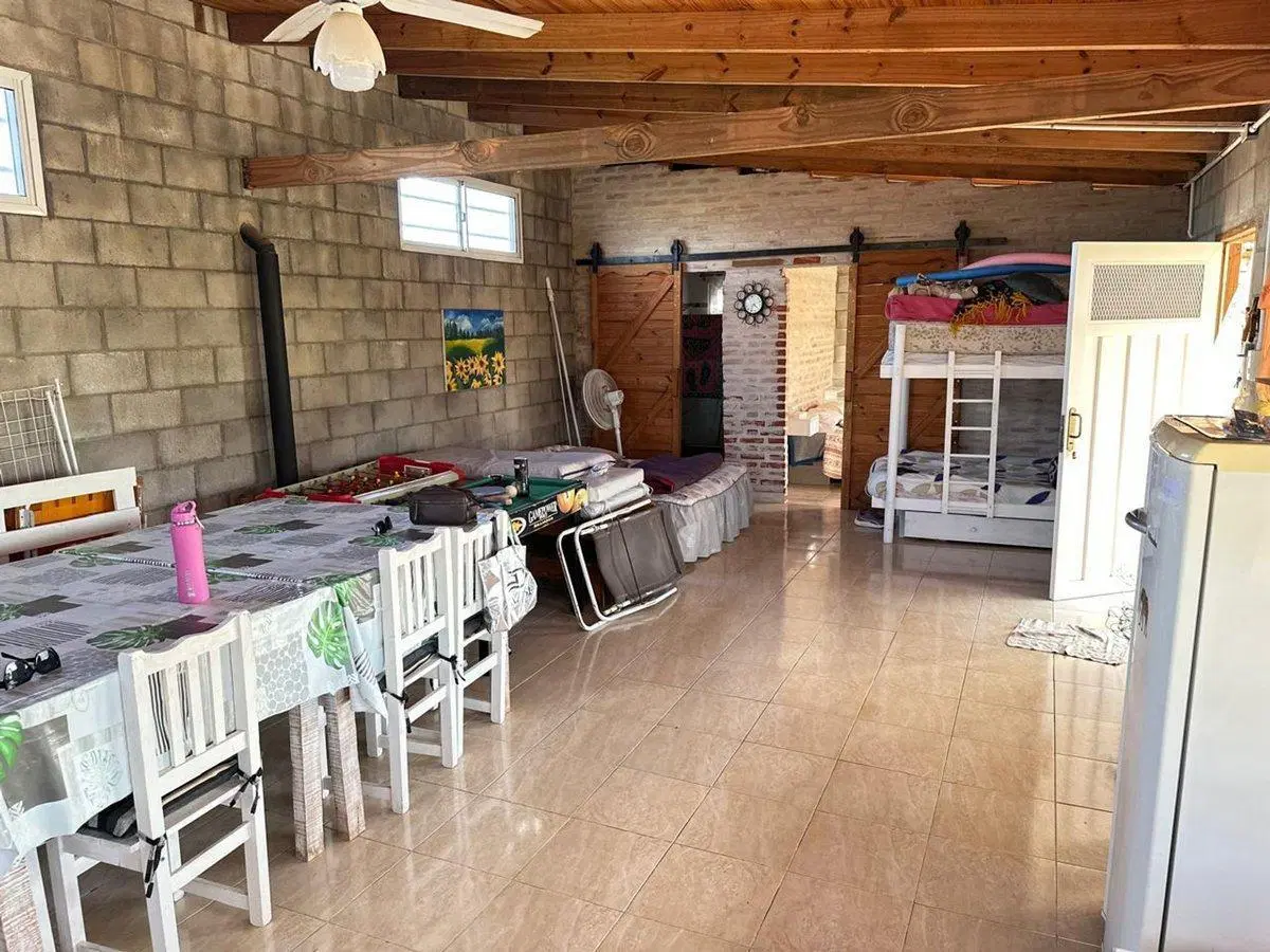 VENTA CASA 2 AMBIENTES C/ PARQUE Y PILETA EN MONTE 8