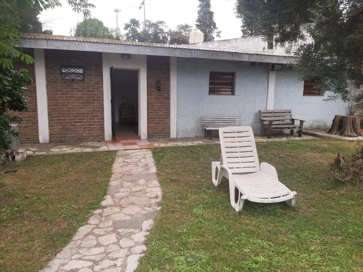 CASA 2 AMB EN VENTA EN GONZALEZ CATAN APTA CREDITO 4