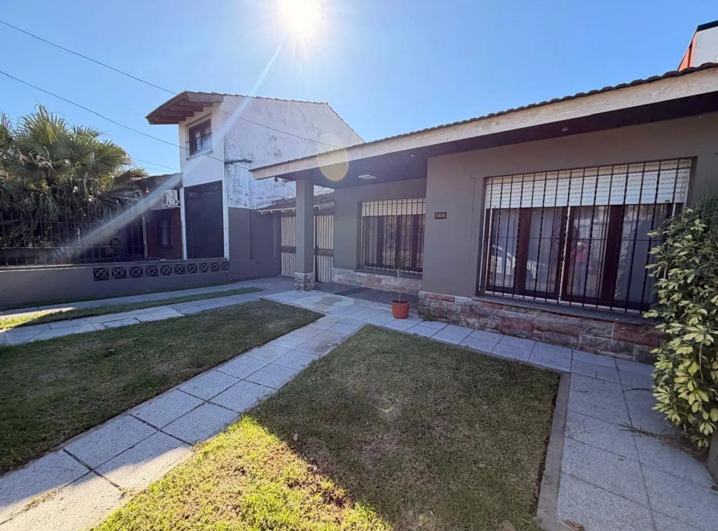 CASA EN EXCELENTE ESTADO ADROGUE APTA CREDITO 4