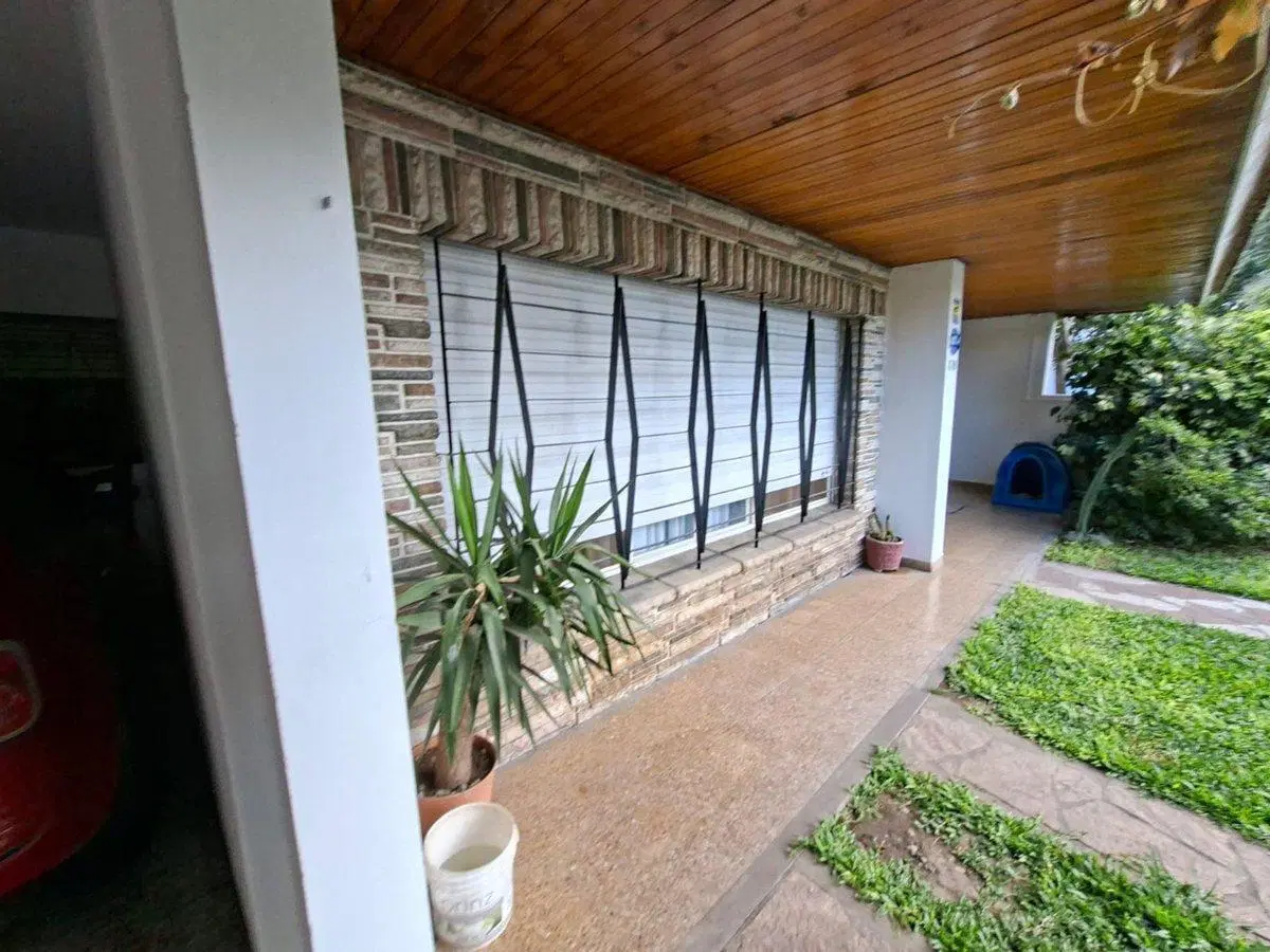 CHALET 8 AMBIENTES EN VENTA EN ADROGUE CON PARQUE 4
