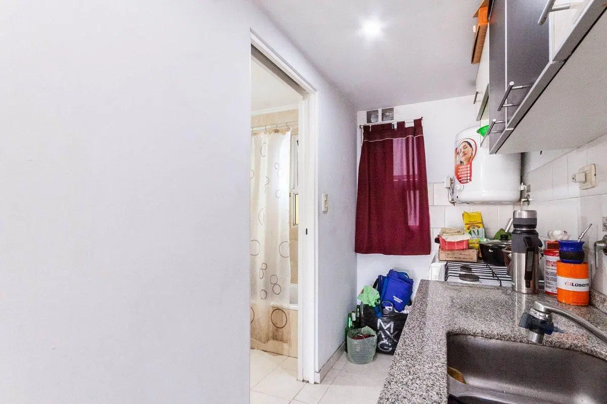 DEPARTAMENTO MONOAMBIENTE EN VENTA EN BANFIELD 8