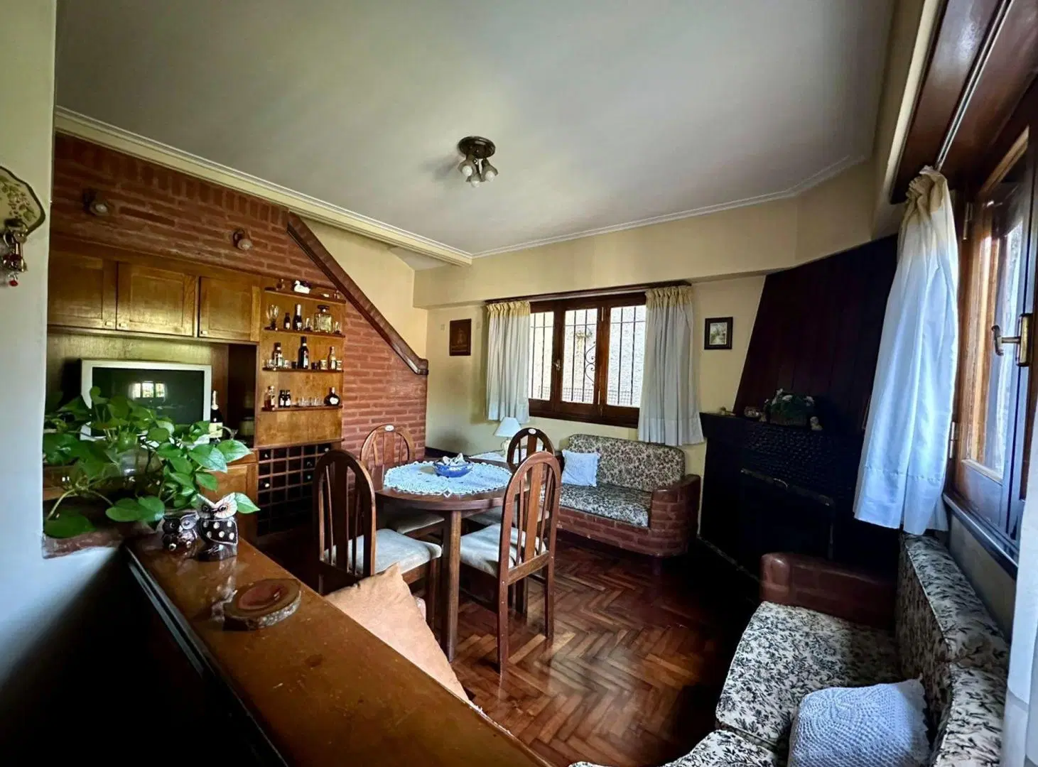 CASA EN VENTA 4 AMBIENTES EN JOSE MARMOL 2