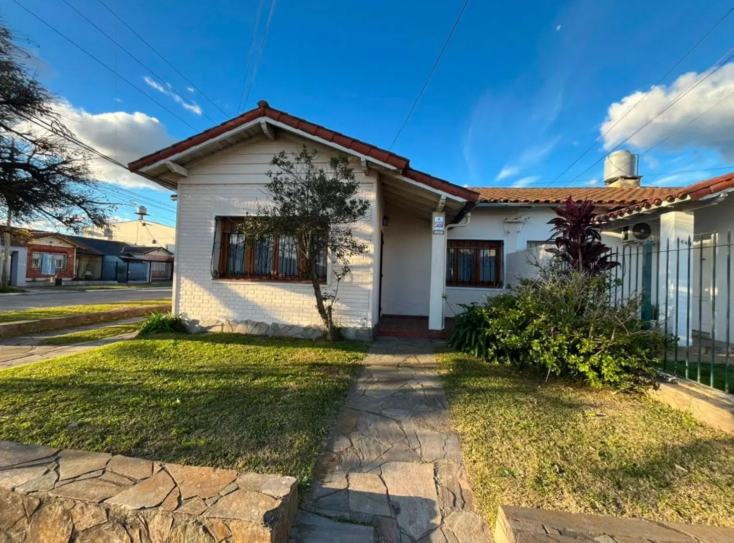 CASA EN VENTA 4 AMBIENTES VILLA CENTENARIO 5