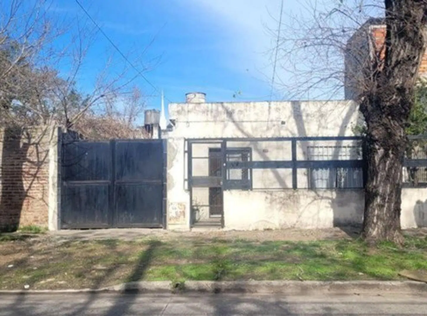 CASA EN VENTA 3 AMBIENTES BANFIELD 3