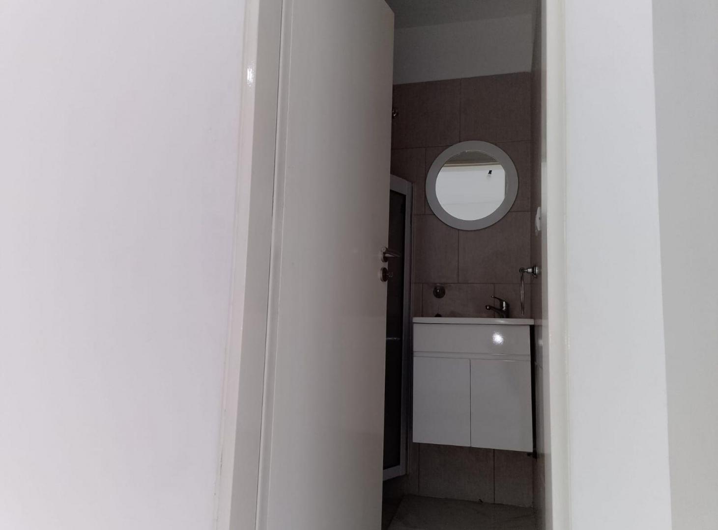 Foto de MONOAMBIENTE A ESTRENAR CON PATIO, LOMAS DE ZAMORA, imagen 1