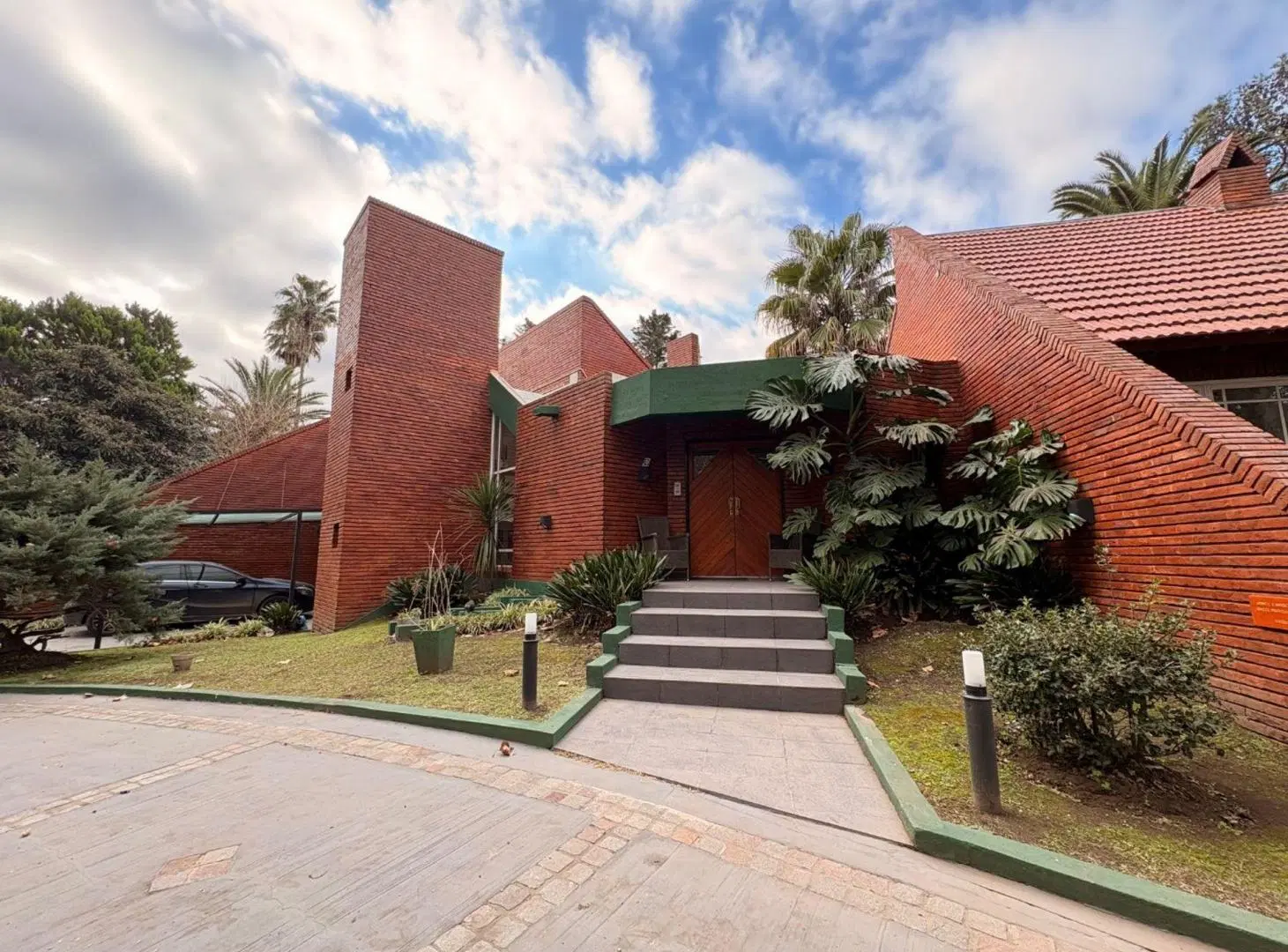 CASA EN VENTA 5 AMB C/PQUE. Y PILETA EL PARAÍSO 3