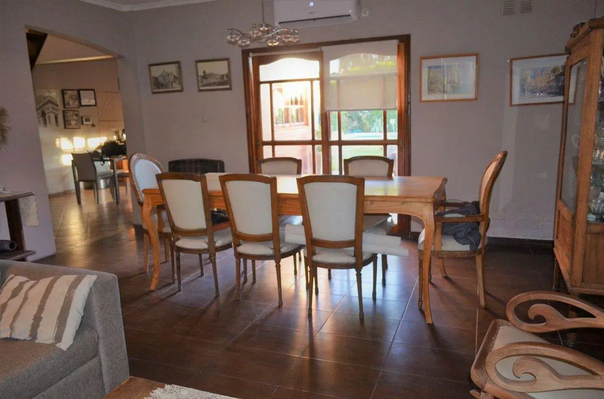 ALQUILER CASA 5 AMBIENTES EN LONGCHAMPS PILETA 5
