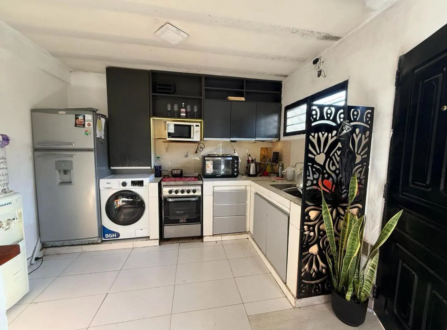 CASA 3 AMBIENTES VENTA BURZACO FONDO CON 2DA CASA 8