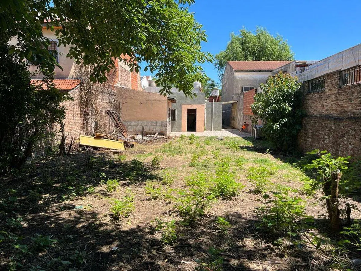 CASA 5 AMBIENTES JARDIN VENTA REMEDIOS DE ESCALADA 4