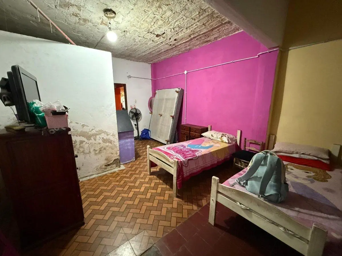 VENTA CASA TEMPERLEY. LOTE 4