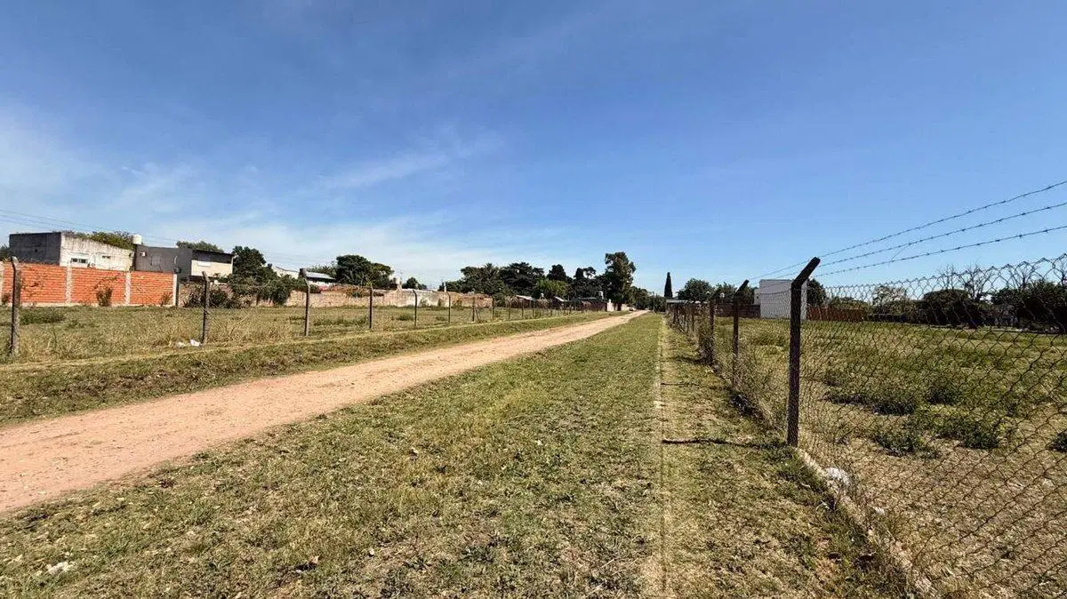LOTE EN VENTA DE 382M2 EN BURZACO 5