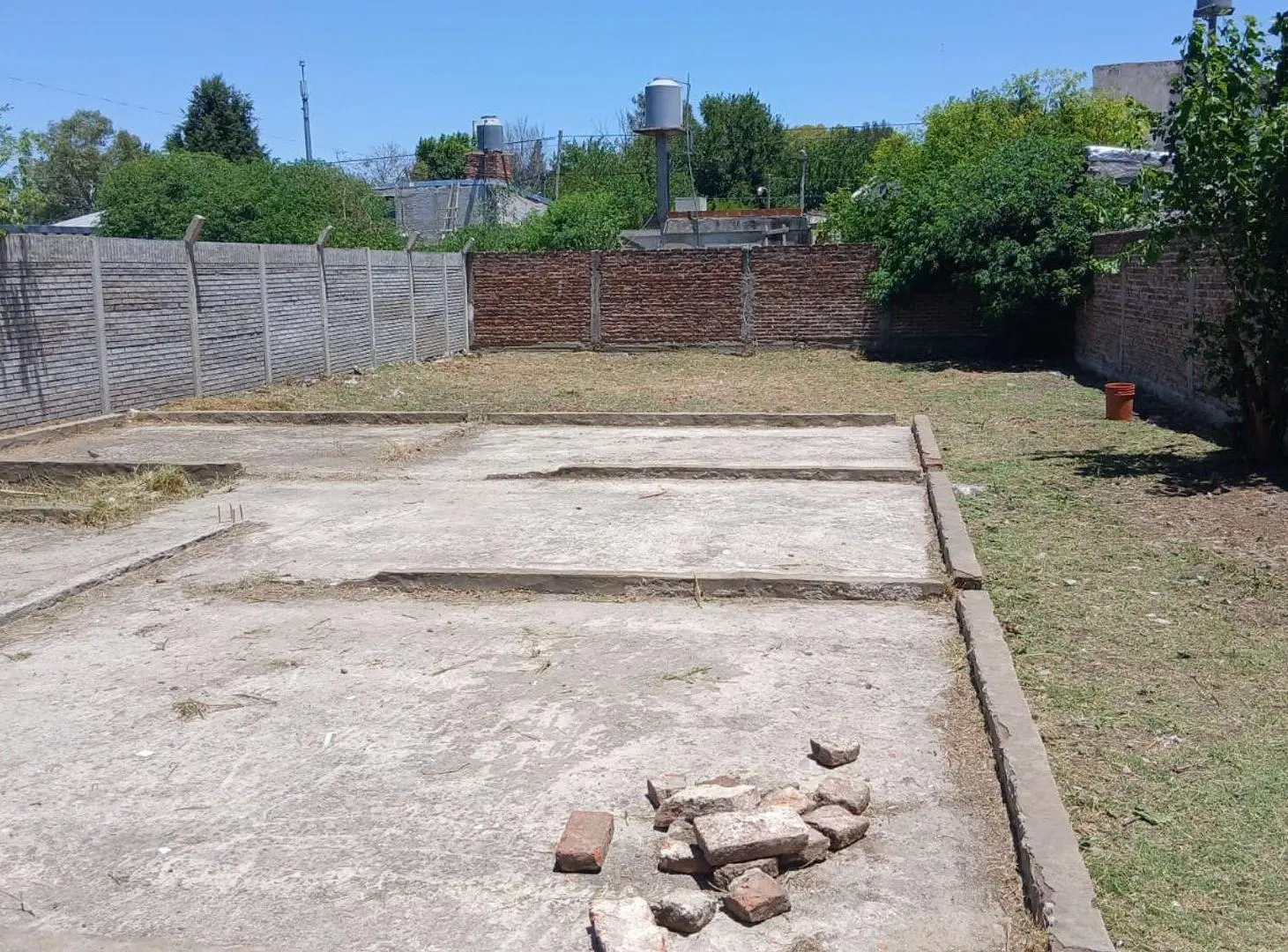 LOTE CON ESCRITURA Y PLANOS EN MONTE GRANDE 5