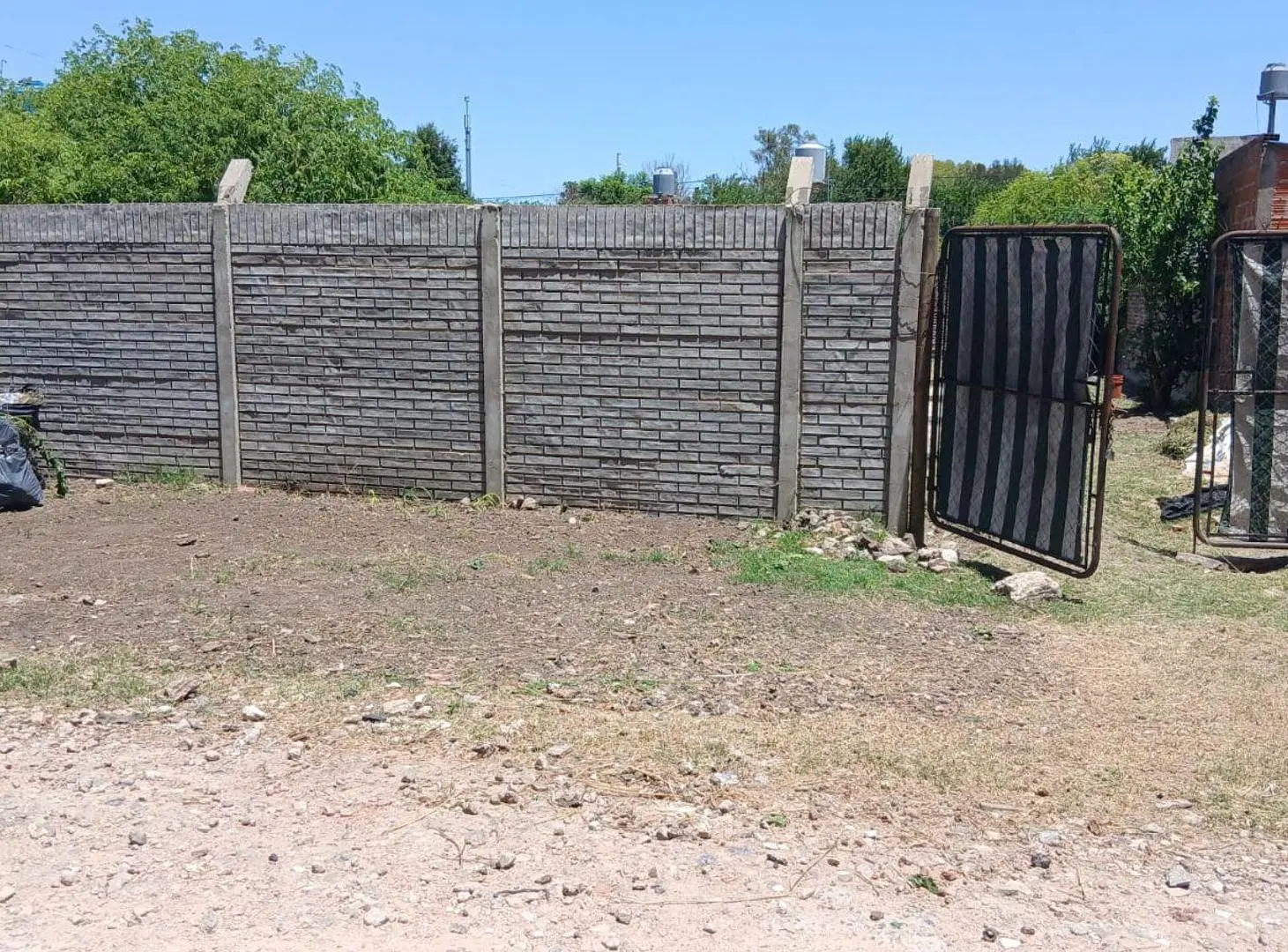 LOTE CON ESCRITURA Y PLANOS EN MONTE GRANDE 8