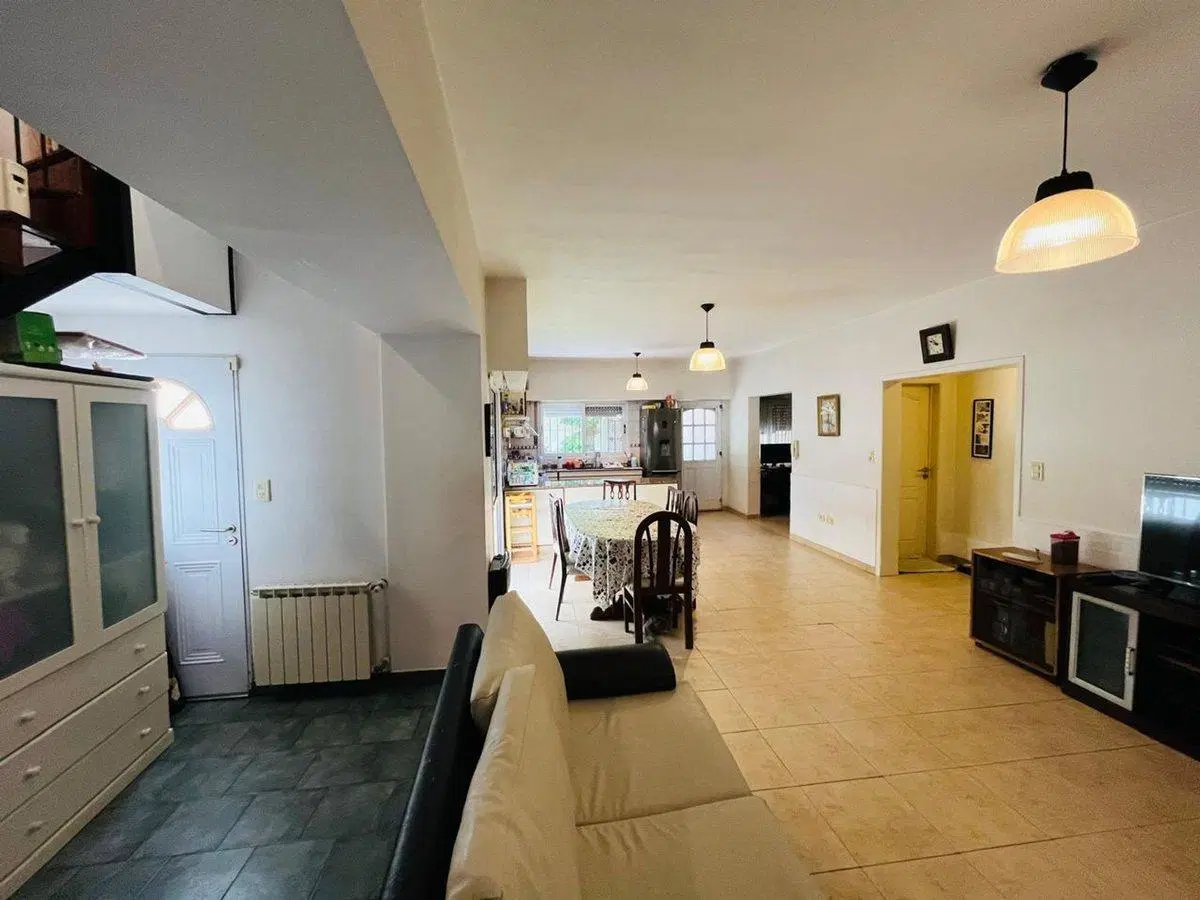 CASA 5 AMBIENTES Y MONOAMBIENTE VENTA JOSE MARMOL 2