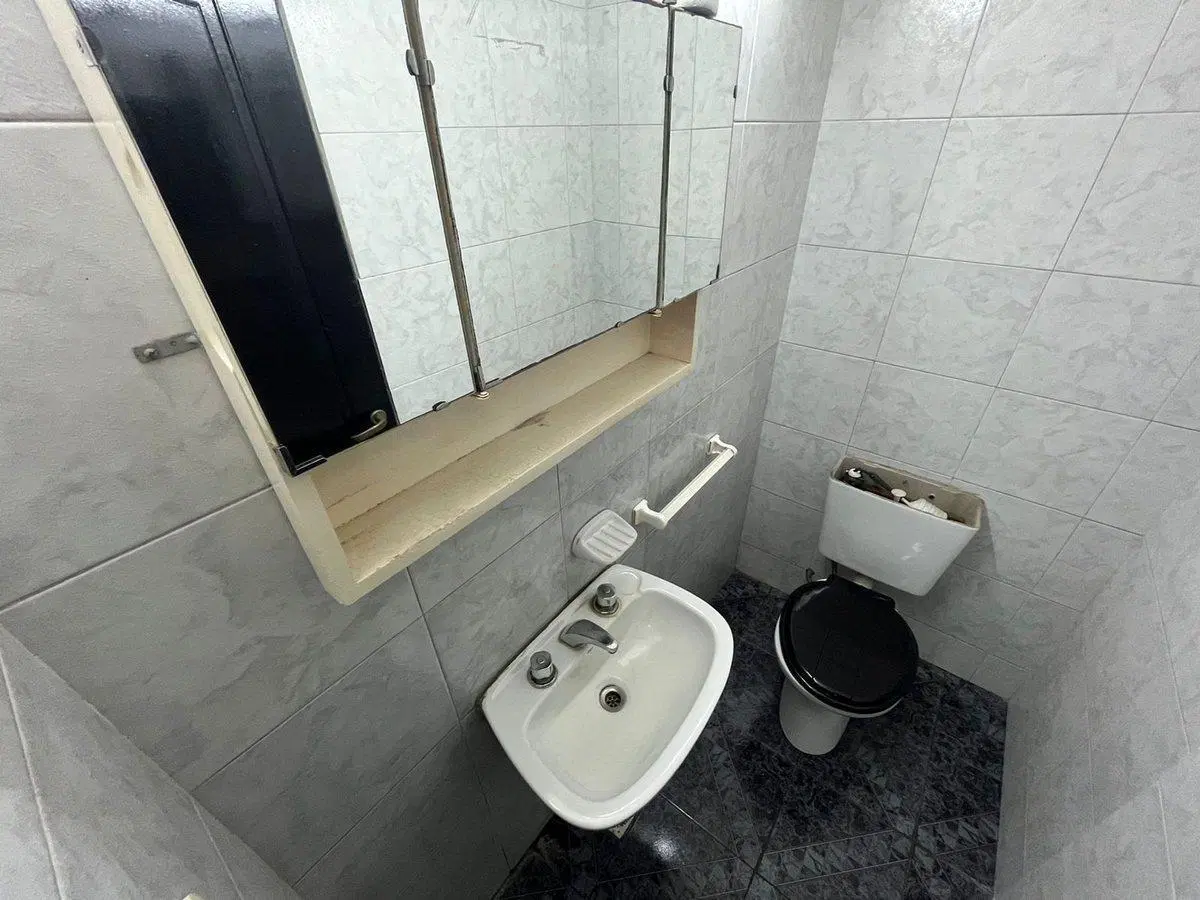 GALPON EN VENTA EN VALENTIN ALSINA DE 150M2 8
