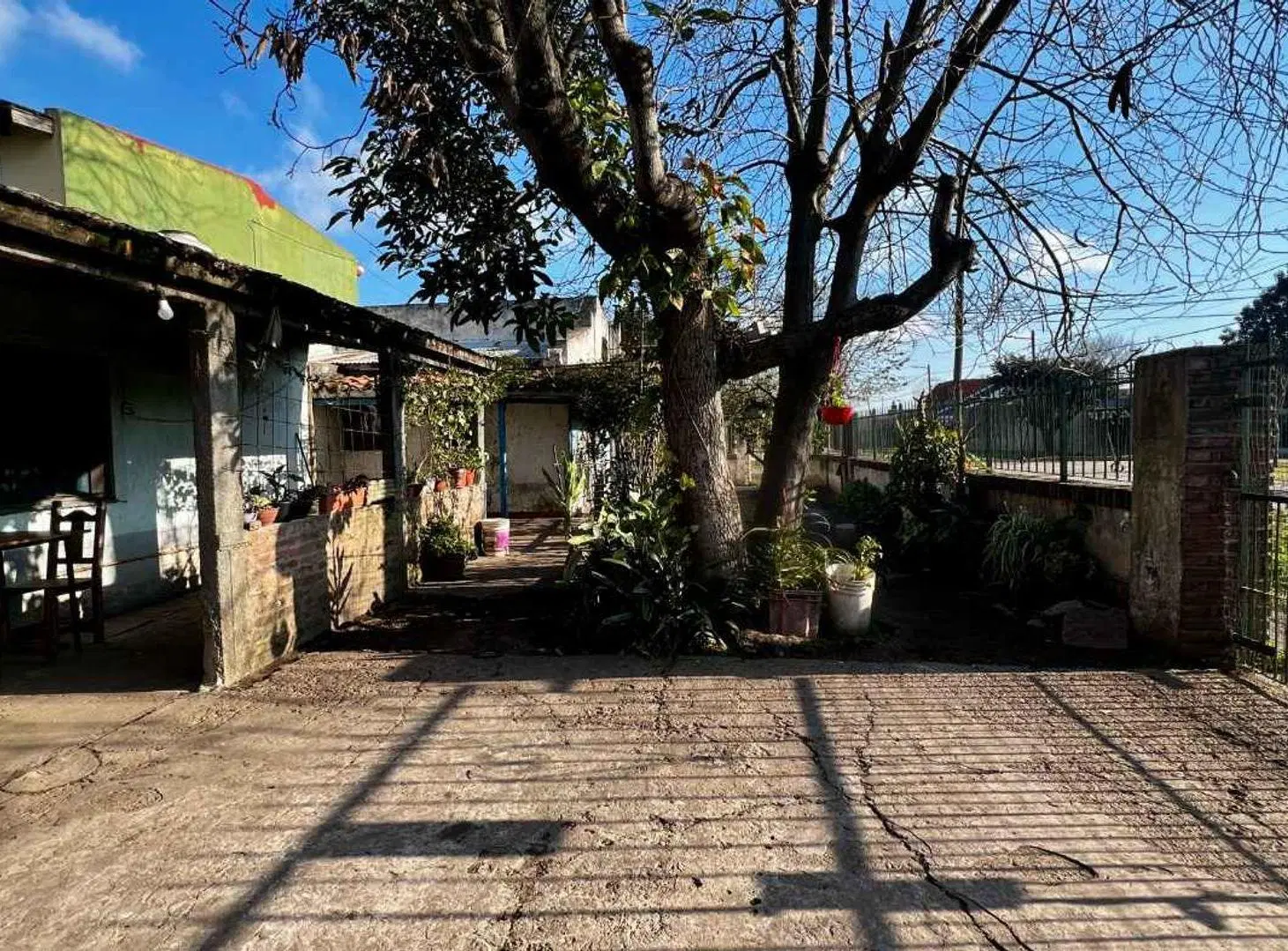 CASA 3 AMBIENTES VENTA EN BURZACO MAS DEPTO 3 AMB 3