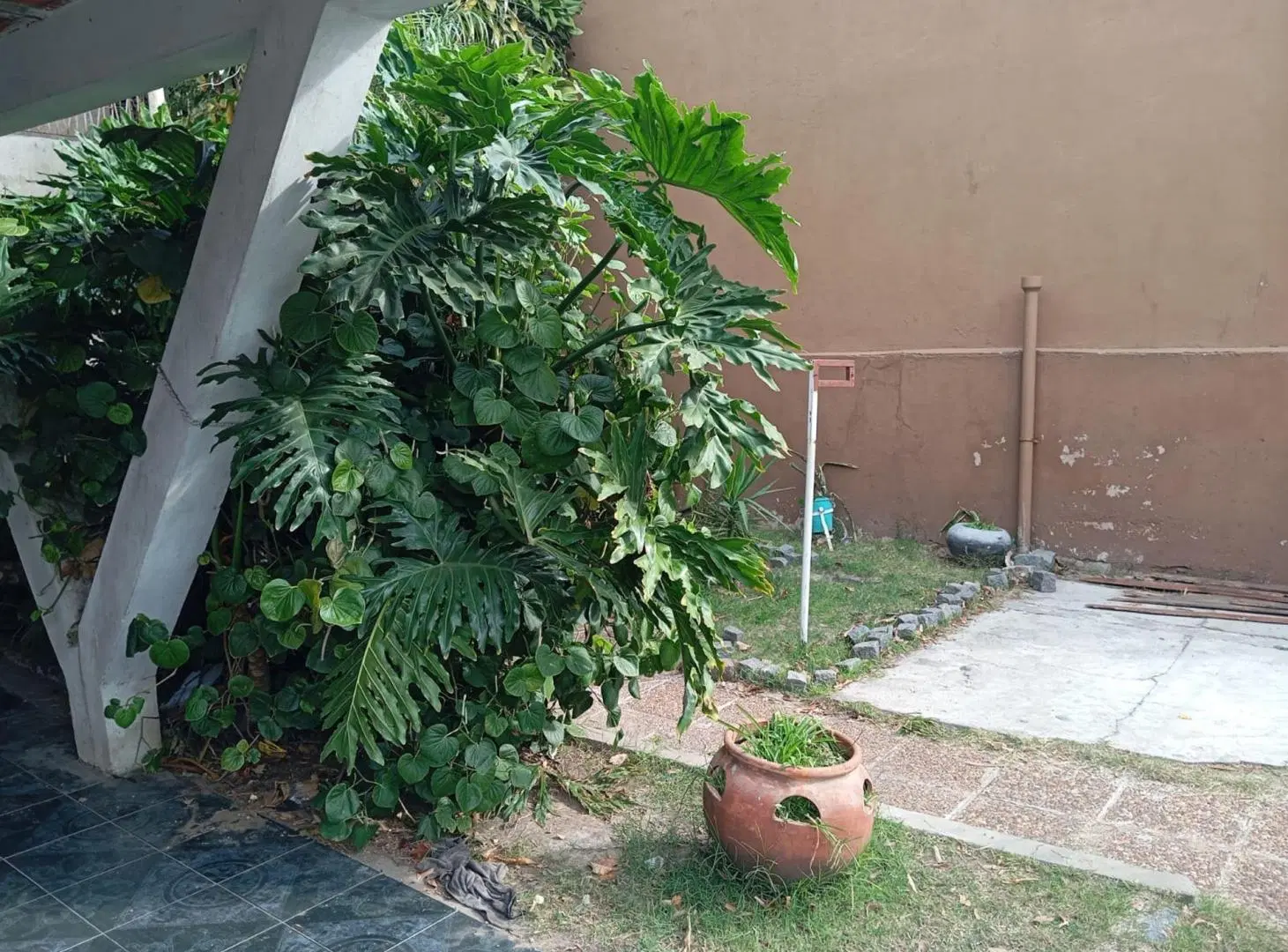 CASA 5 AMBIENTES VENTA LOMAS DE ZAMORA CON DEPTO 8