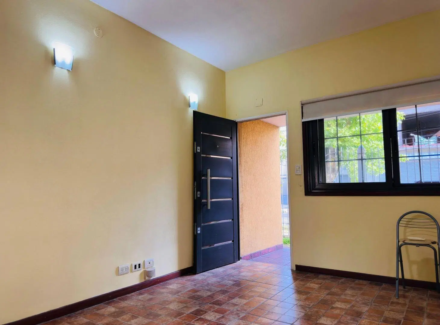 VENTA CASA 2 DORMITORIOS PARQUE GARAGE RECICLADA 4