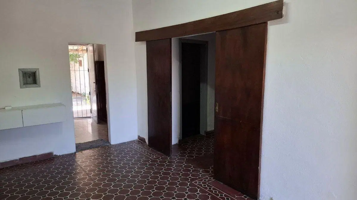CASA 3 AMBIENTES VENTA BURZACO COCHERA Y PATIO 3