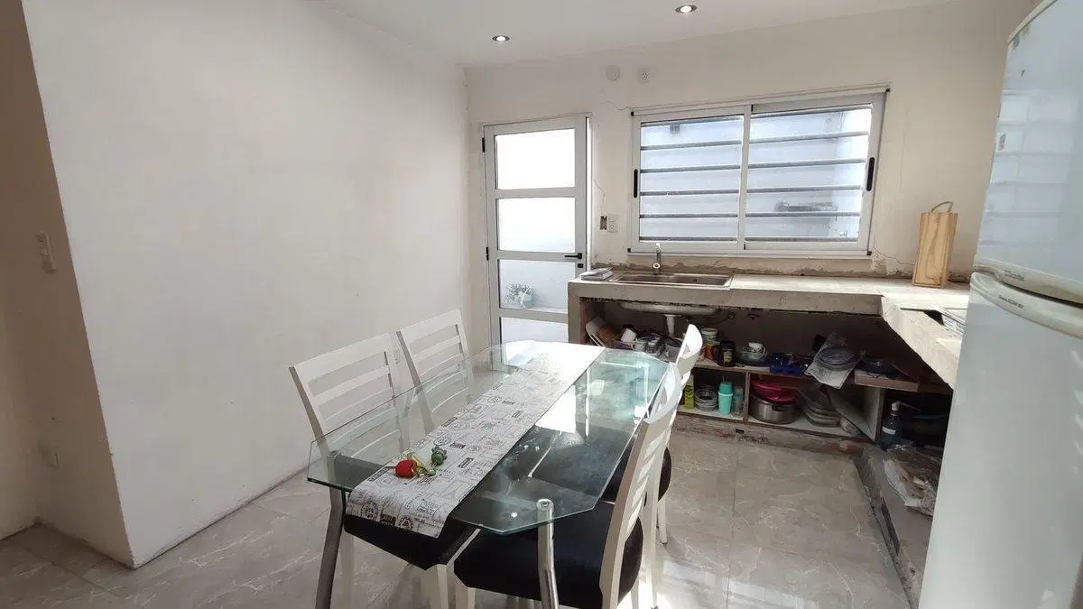 CASA MAS DEPOSITO MAS 2 DEPARTAMENTOS  VENTA LOMAS 2