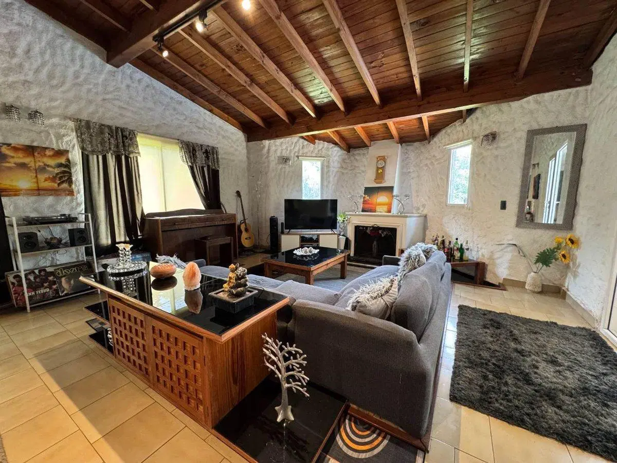 Casa 4 ambientes con pileta y quincho en Canning 8