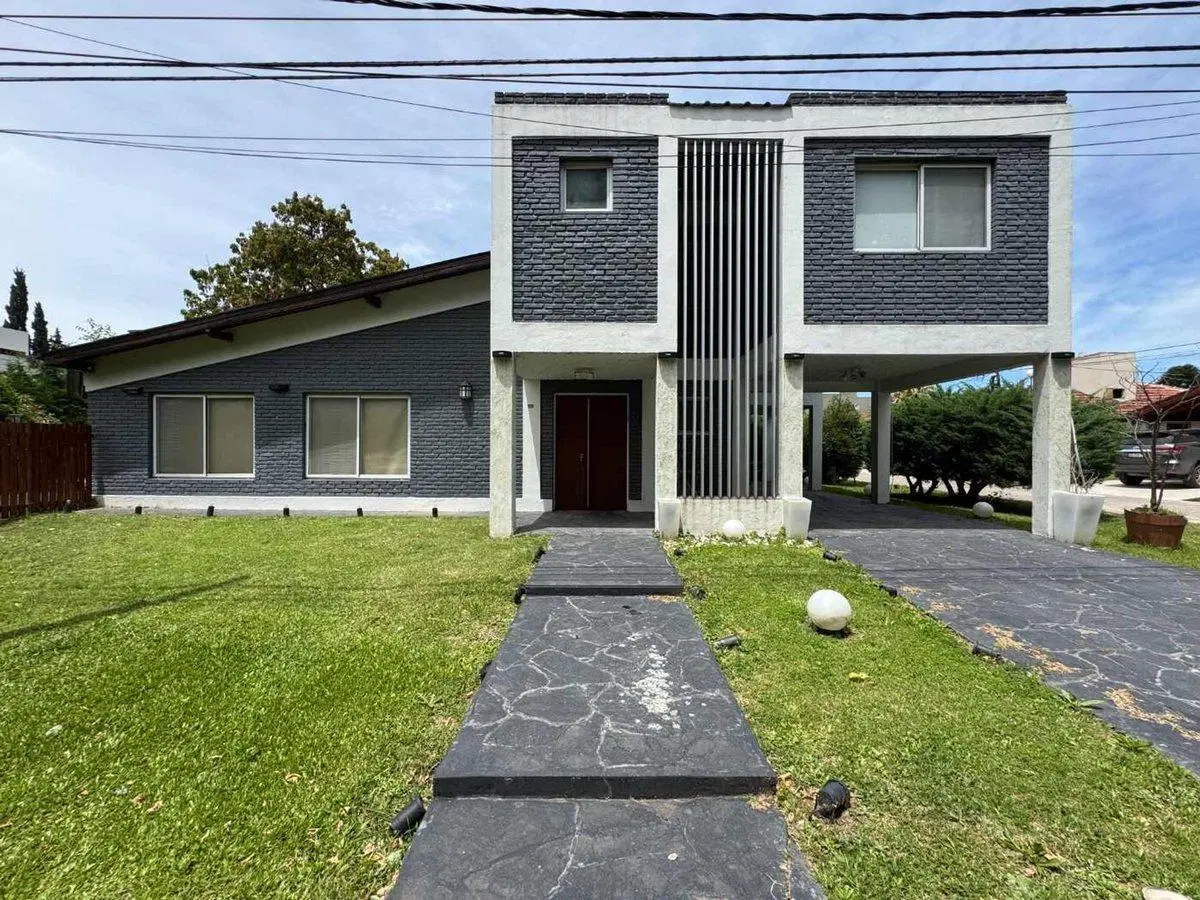 Casa 4 ambientes con pileta y quincho en Canning 5