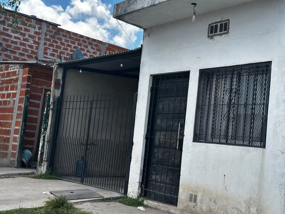 CASA 3 DORMITORIOS + MONOAMBIENTE + QUINCHO 5