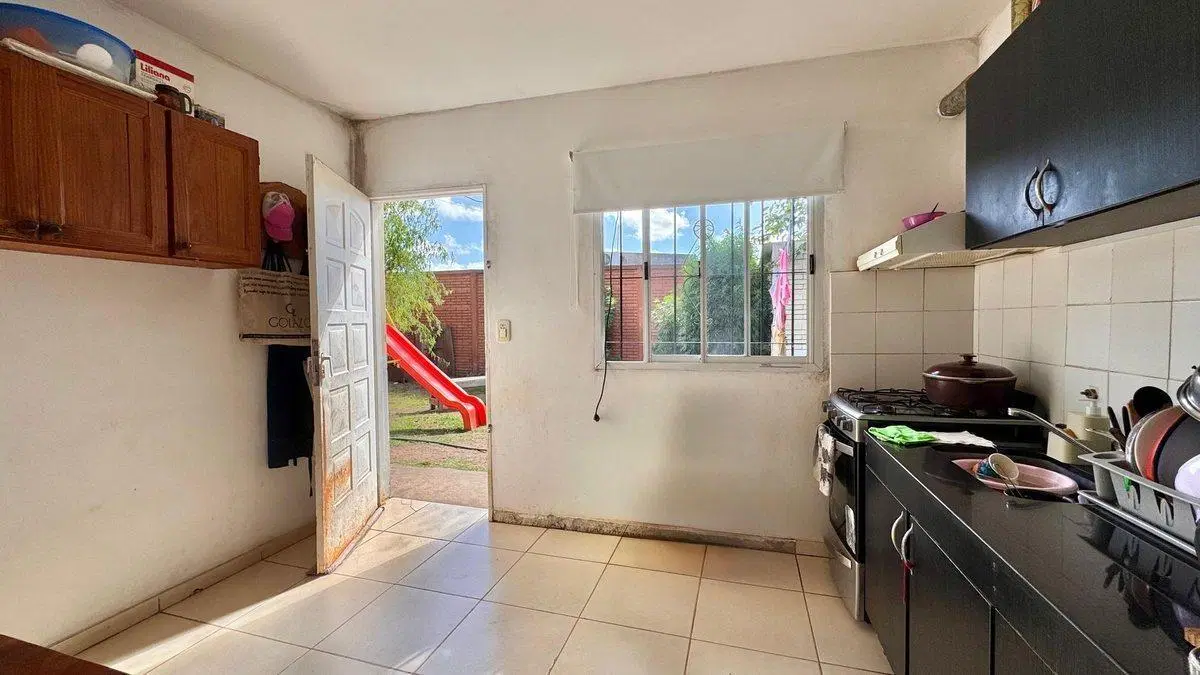 CASA 3 AMBIENTES VENTA CAÑUELAS AMPLIO LOTE GARAJE 2