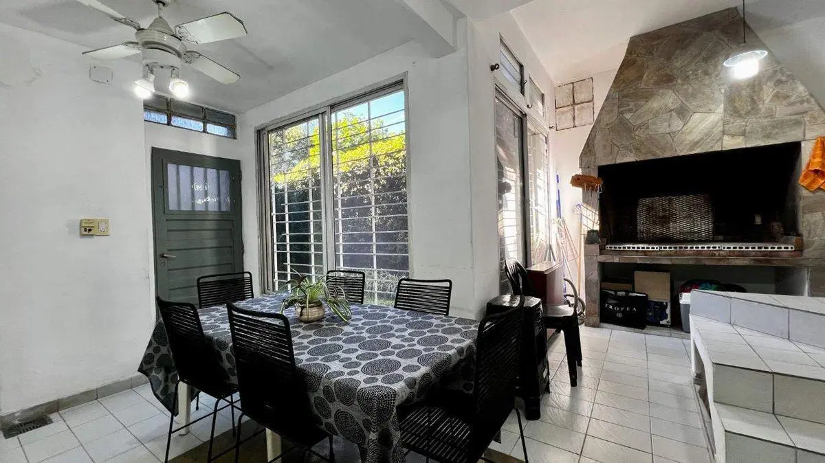 CASA 4 AMBIENTES EN VENTA TEMPERLEY + DEPTO REF 2