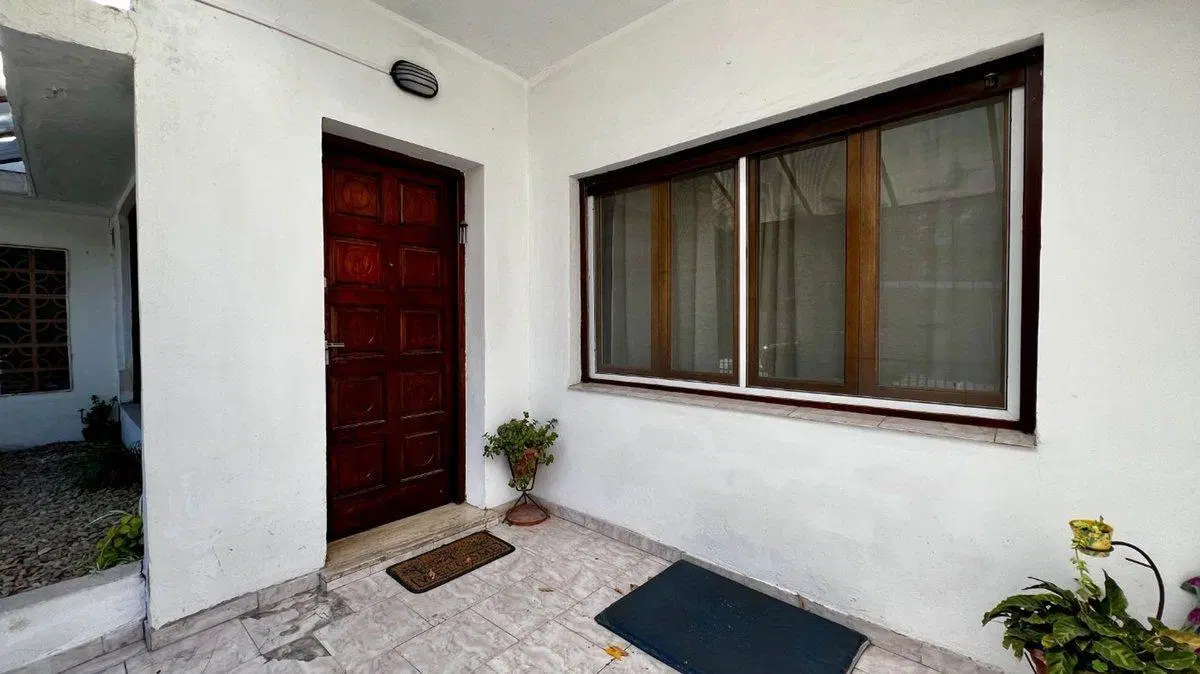 CASA 4 AMBIENTES EN VENTA TEMPERLEY + DEPTO REF 4