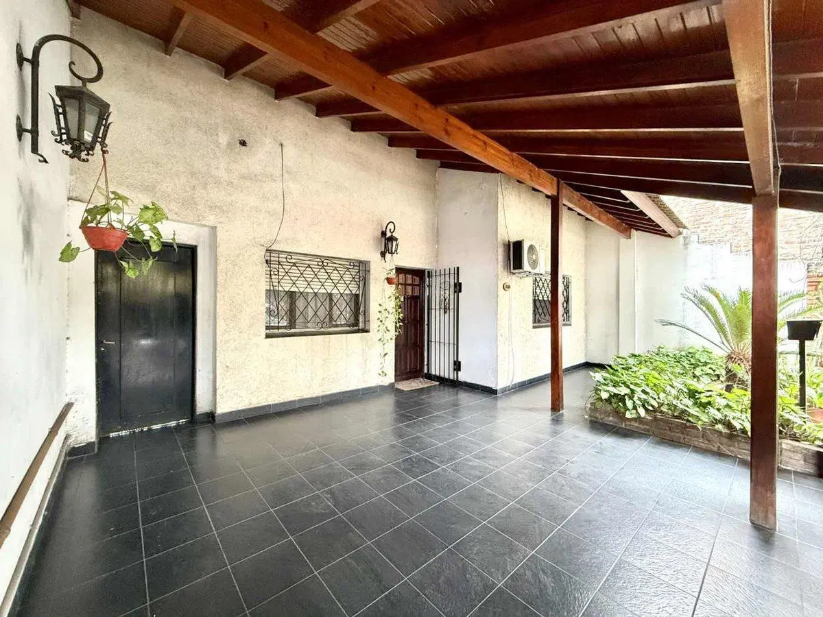 CASA 3 AMBIENTES EN VENTA EN BANFIELD CON JARDIN 5