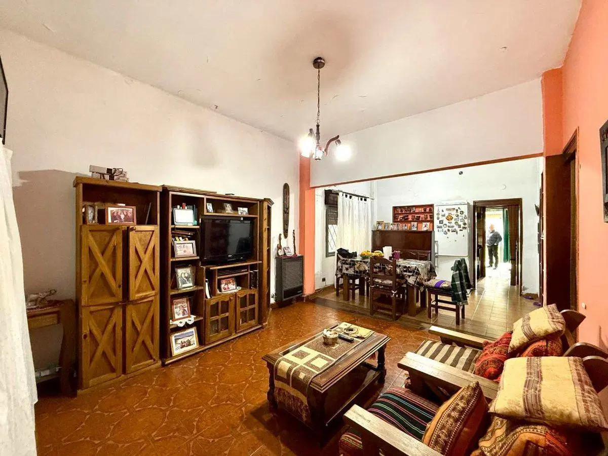 CASA 3 AMBIENTES EN VENTA EN BANFIELD CON JARDIN 3