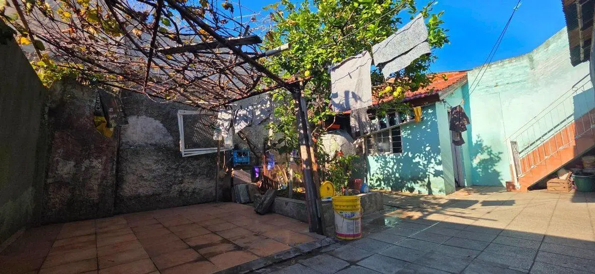 CASA MULTIFAMILIAR EN VENTA , GARAGE Y PATIO 4