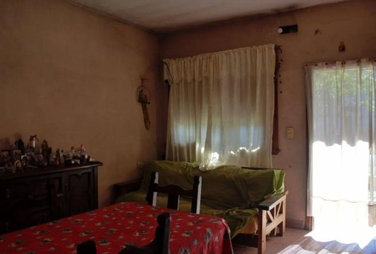 CASA 3 AMB EN VENTA EN JOSE MARMOL A REFACCIONAR 5