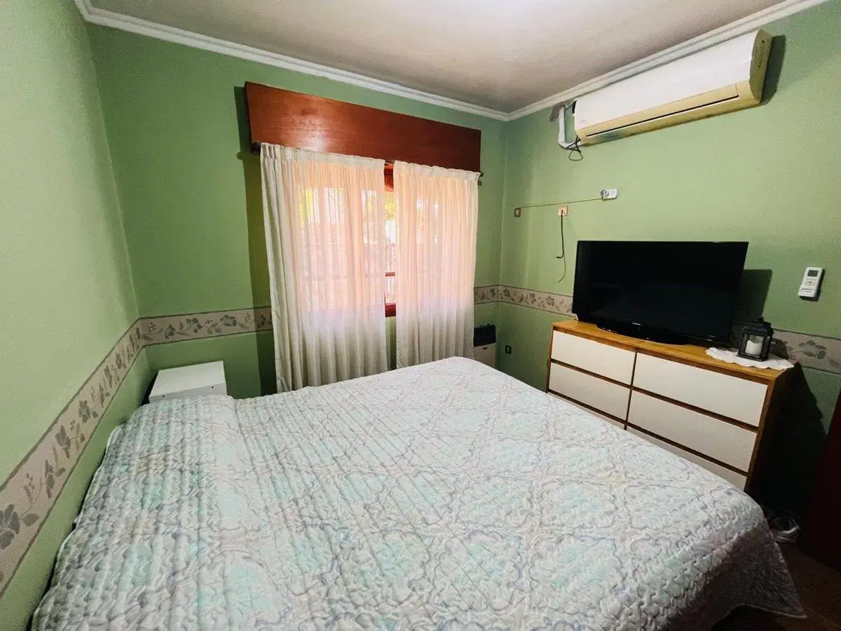 CASA 4 AMBIENTES EN VENTA QUINCHO COCHERA EN GLEW 5