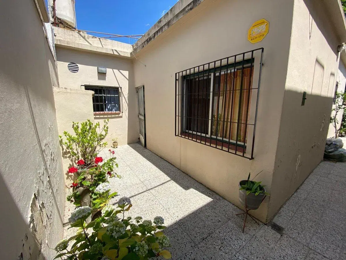 Casa 6 AMBIENTES VENTA  !!Temperley Este 8