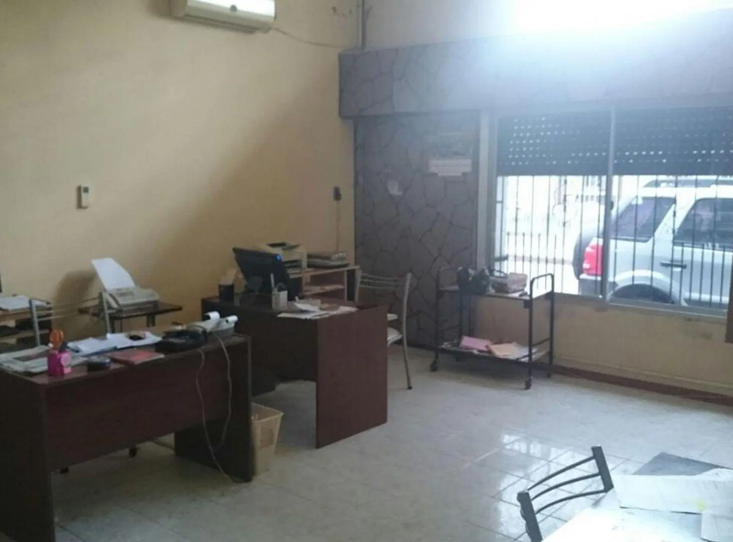 VENTA GALPON ESCALADA LANUS 1300 M2 LOCAL OFICINA 2