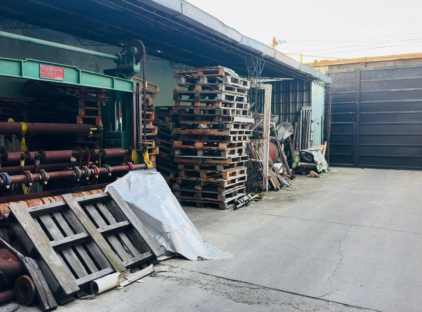VENTA GALPON ESCALADA LANUS 1300 M2 LOCAL OFICINA 5