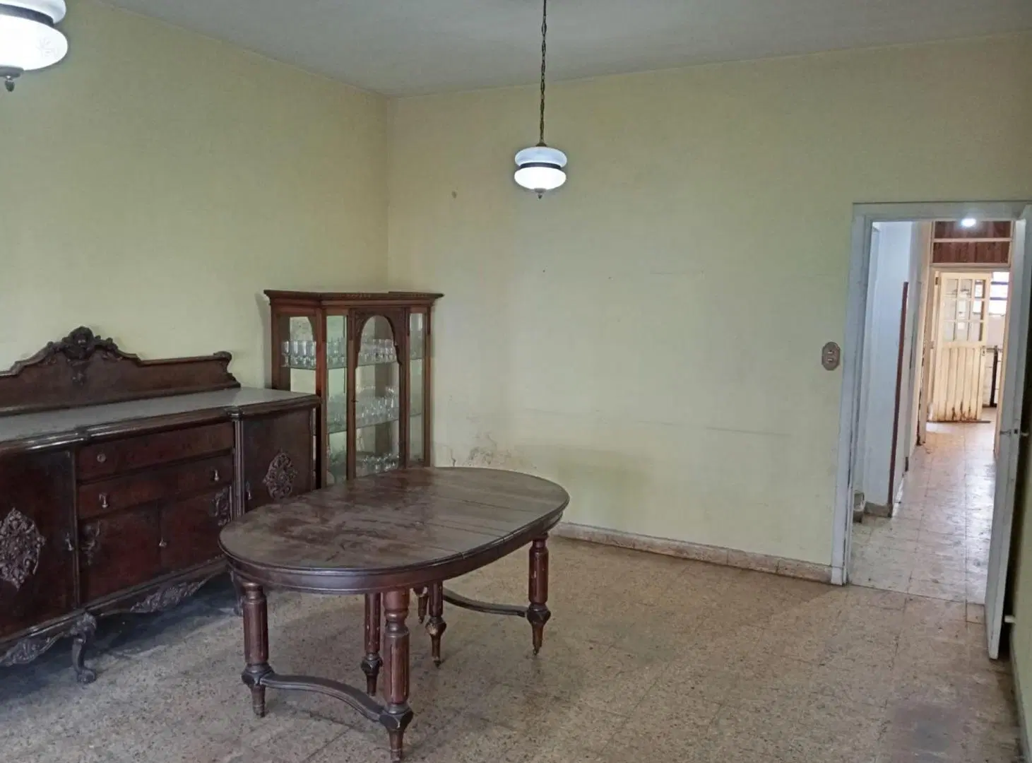 CASA 3 DORMITORIOS VENTA BURZACO CON FONDO 2