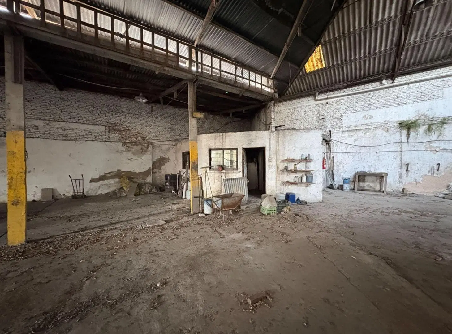 GALPÓN EN VENTA 370m C/SALIDA A 2 CALLES F. VARELA 3