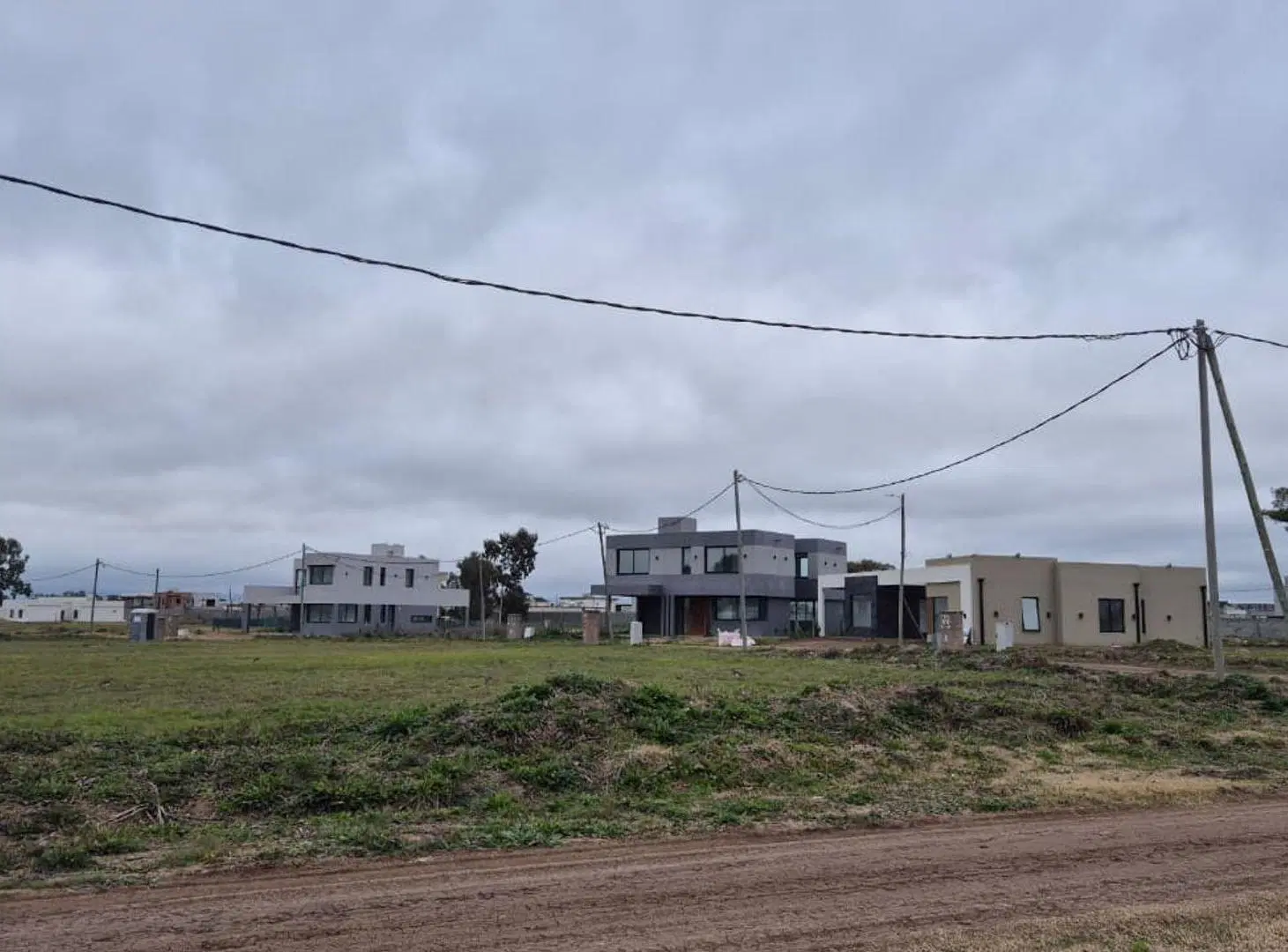 Lote Central de 850 m² en Lagos de Canning II 4