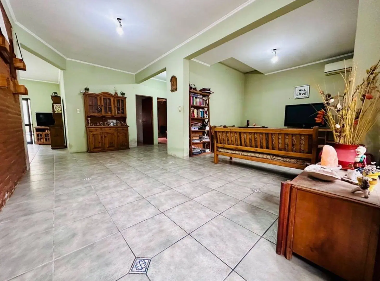 CASA 3 AMB. C/GARAGE Y GRAN PATIO-EXC. UBICACION 3