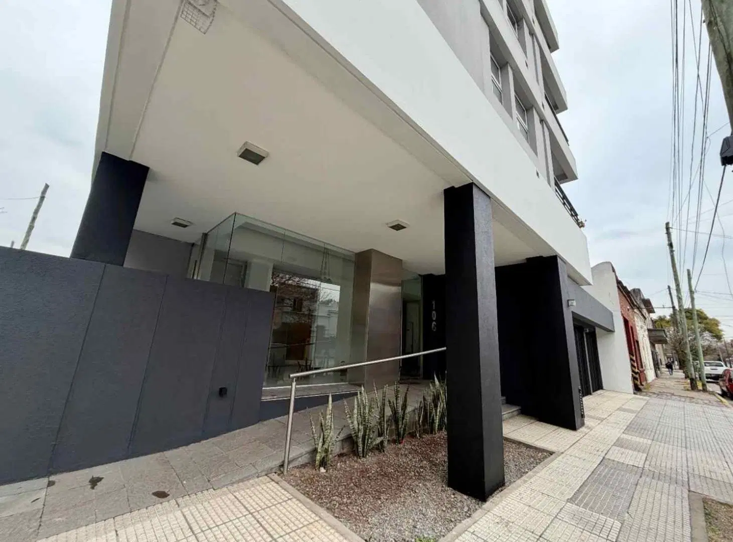 DEPARTAMENTO 2 AMBIENTES EN ALQUILER EN TEMPERLEY 2